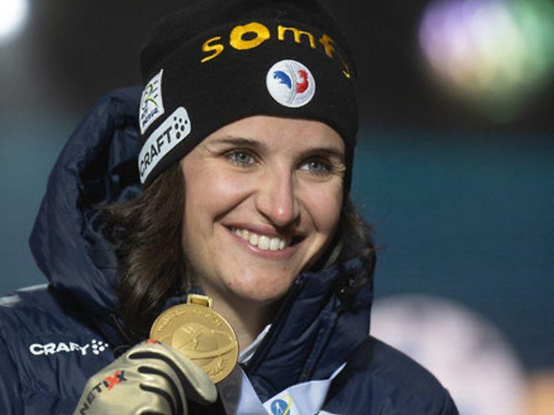 Победа Жюли Симон в масс-старте