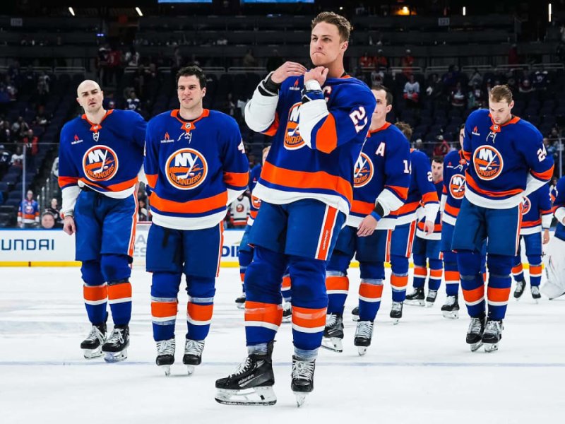 "Айлендерс" потерпели поражение от "Баффало" со счетом 0:5.